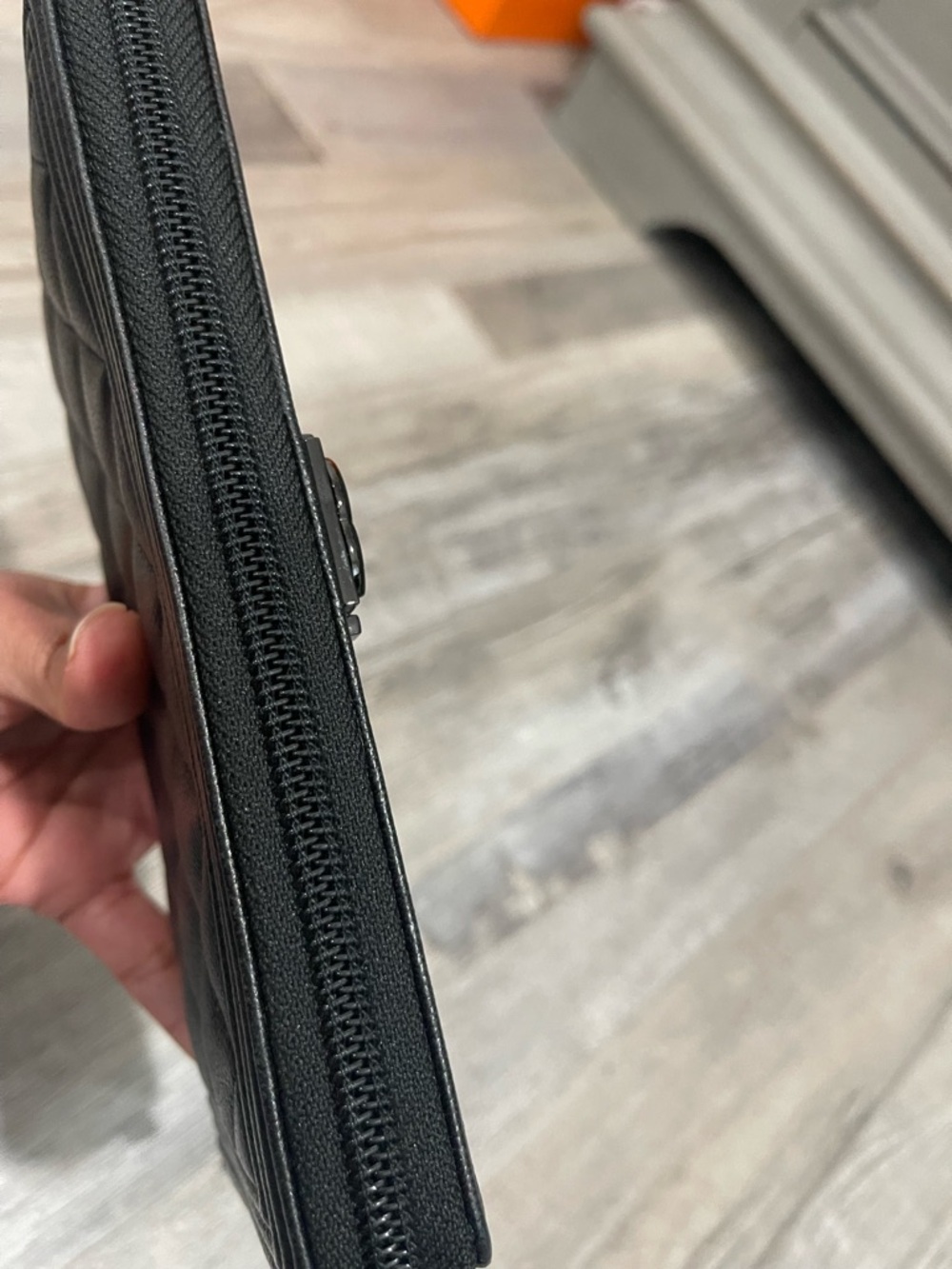 CHANEL Black Quilted Leather Zip long wallet - Picture 5 of 11
